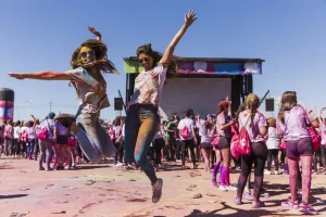 Fiestas y fracturas: lesiones personales durante los festivales culturales de San Diego